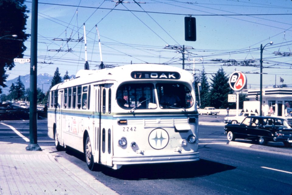 CCF-Brill Trolley Bus at Oak & 41st, 1967
