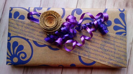 Gift wrap purple wereldwinkel