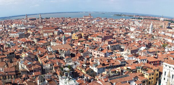 Venice landscape curved