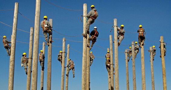Pole climbing hardhat