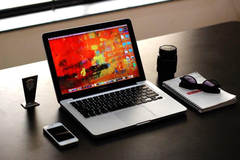 Office iphone macbook pro