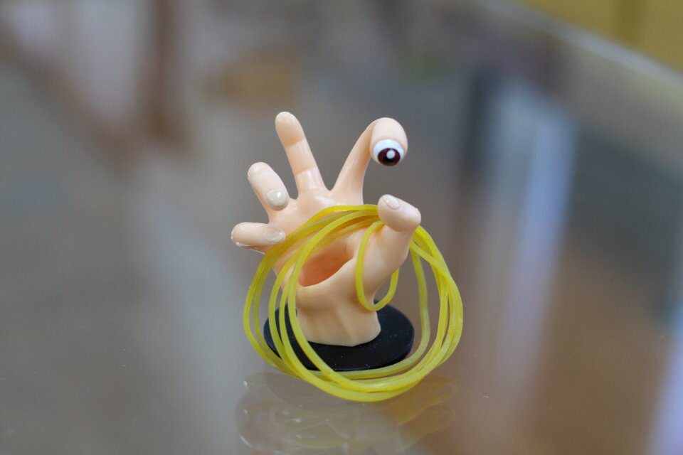 Figures the right to parasyte