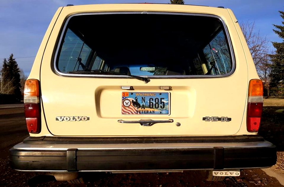 18664306-1978-volvo-245-std