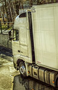 Transport vice commercial vehicle
