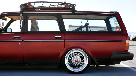 garage-710-red-vovlo-16