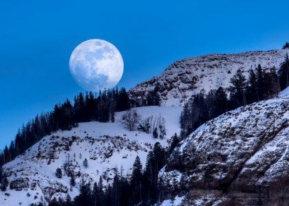 Waxing moon, Lamar Valley photo