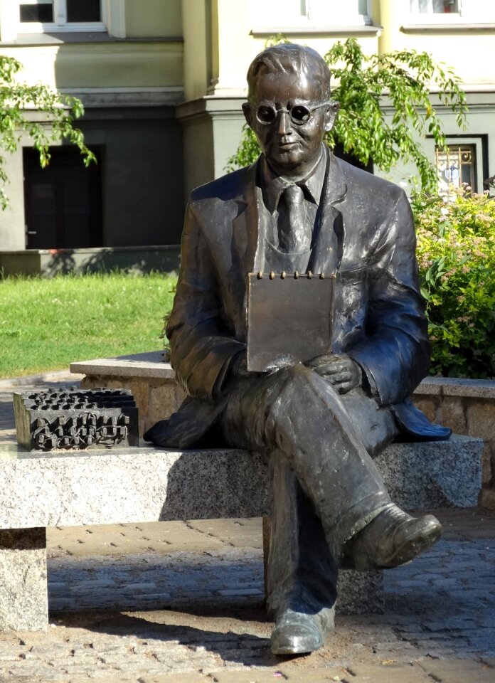 Sculpture figure statue