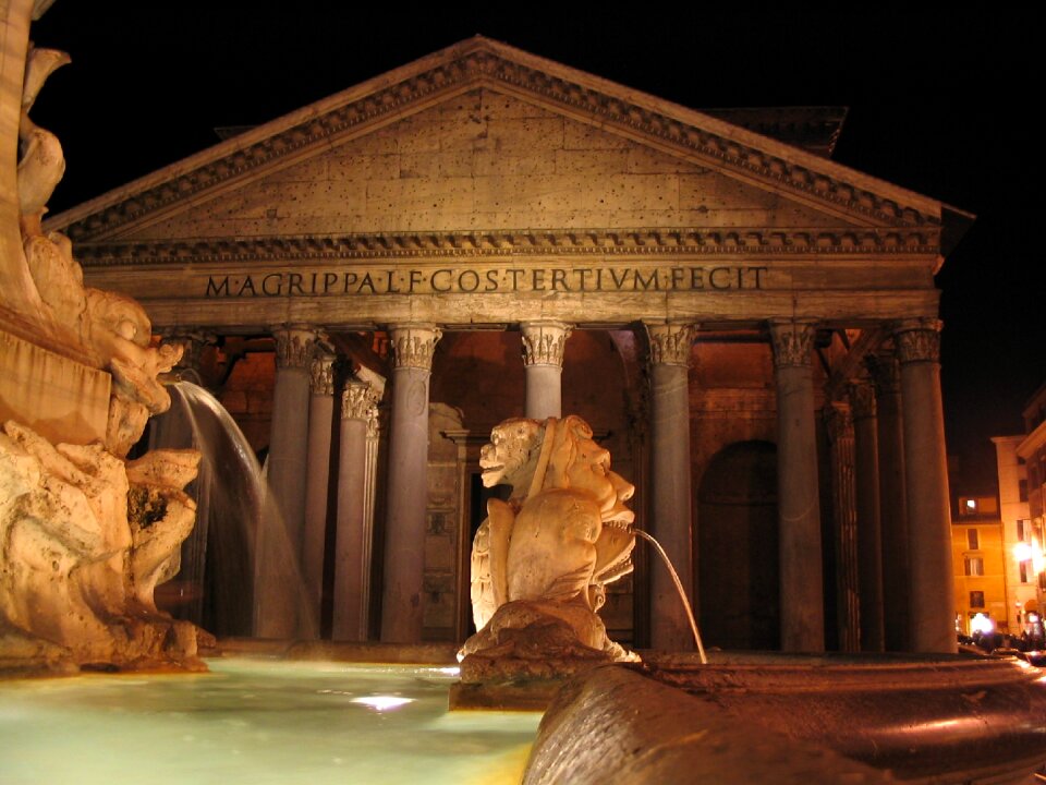Pantheon italy buildings