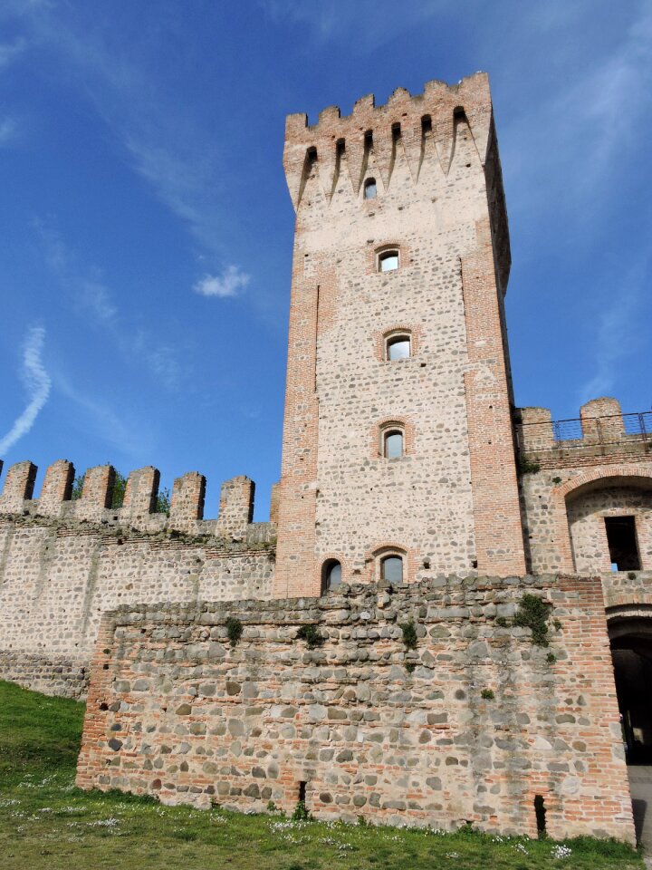 Walls fortification sky