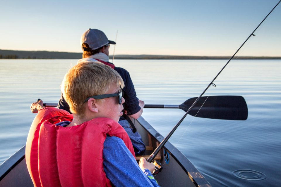 Sunset cruise on Lewis Lake