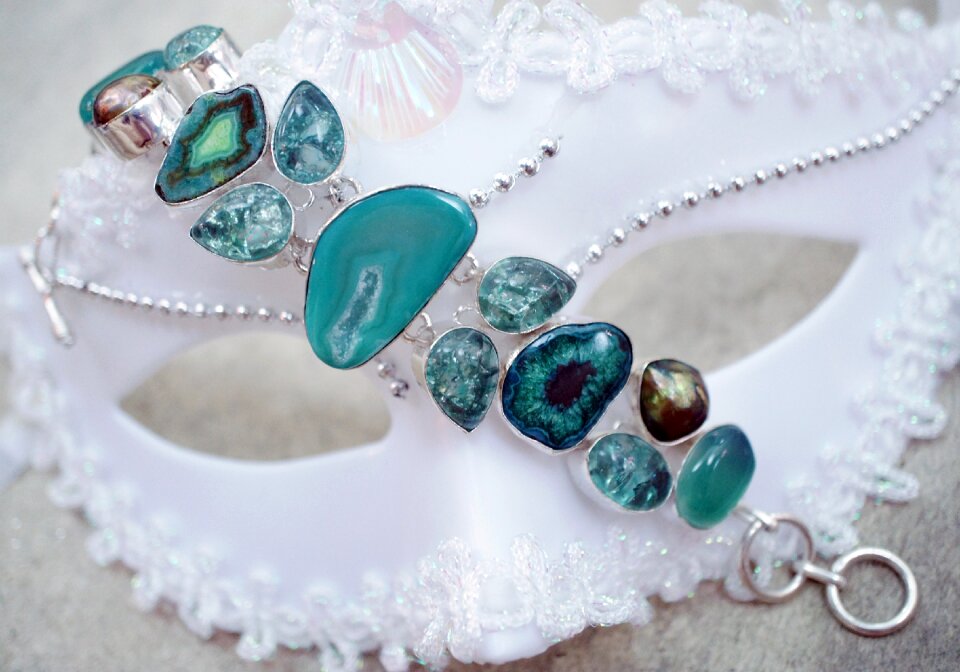 Quartz bracelet stone
