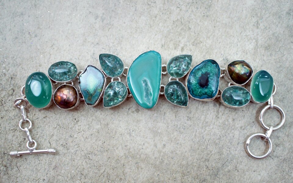 Quartz bracelet stone