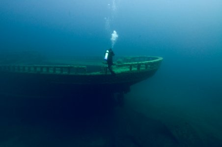 TBNMS shipwreck diver photo