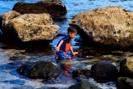 HIHWNMS Child in Shallows photo