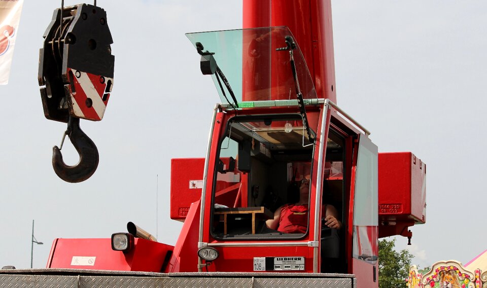 Cargo transport hoist rope load lifter
