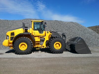 Wheel loaders machine gravel pit