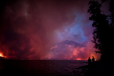 Howe Ridge Fire 2018 photo