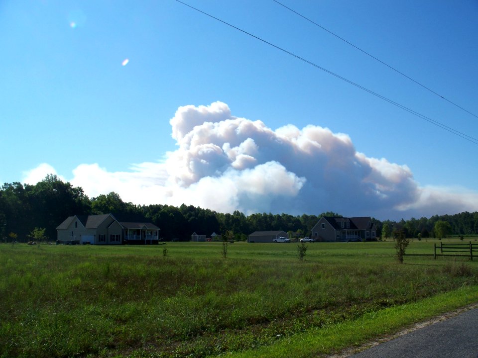 Smoke plume Lateral West Fire