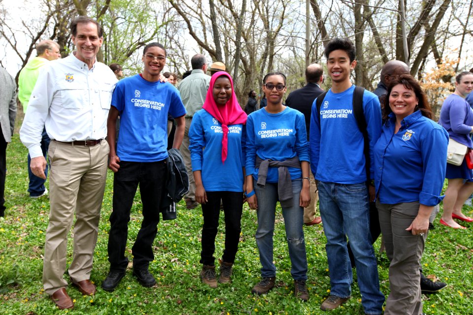 Director Dan Ashe and Refuge Chief Cynthia Martinez with SCA interns
