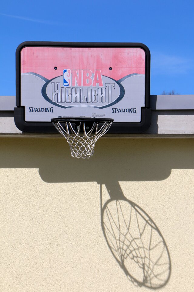 Basket shadow hispanic