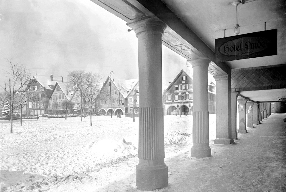 Winterlicher Marktplatz in Freudenstadt, 1926