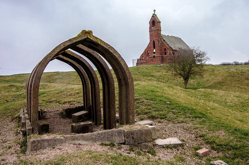Cottam MG Post and chapel