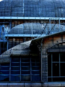 Glass and wood facade former