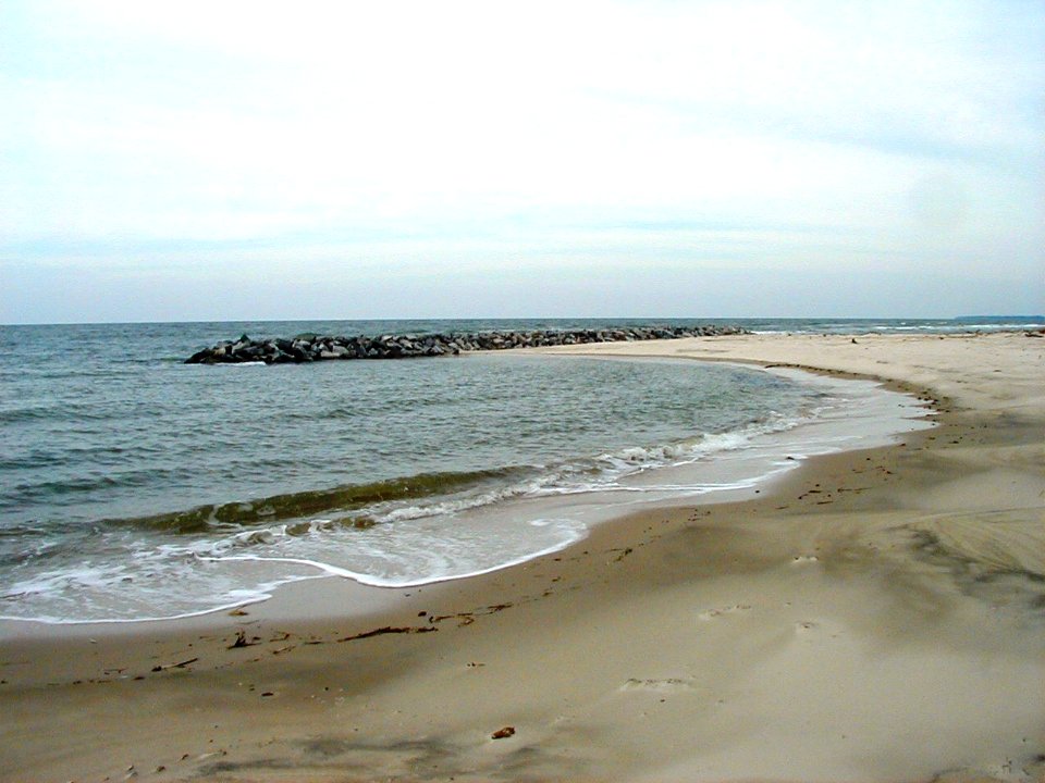 Offshore breakwater system