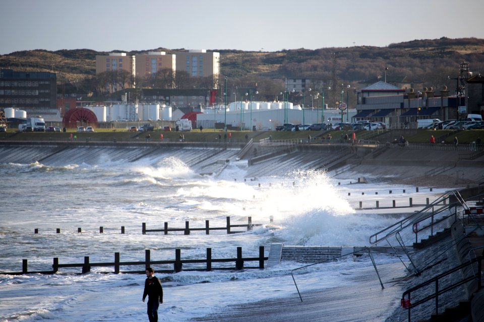 Waves crashing on Aberdeen Beach