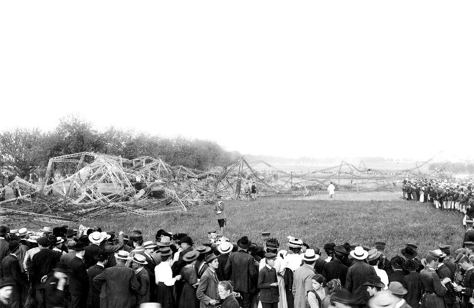 Absturzstelle des Zeppelins LZ 4 bei Leinfelden, August 1908