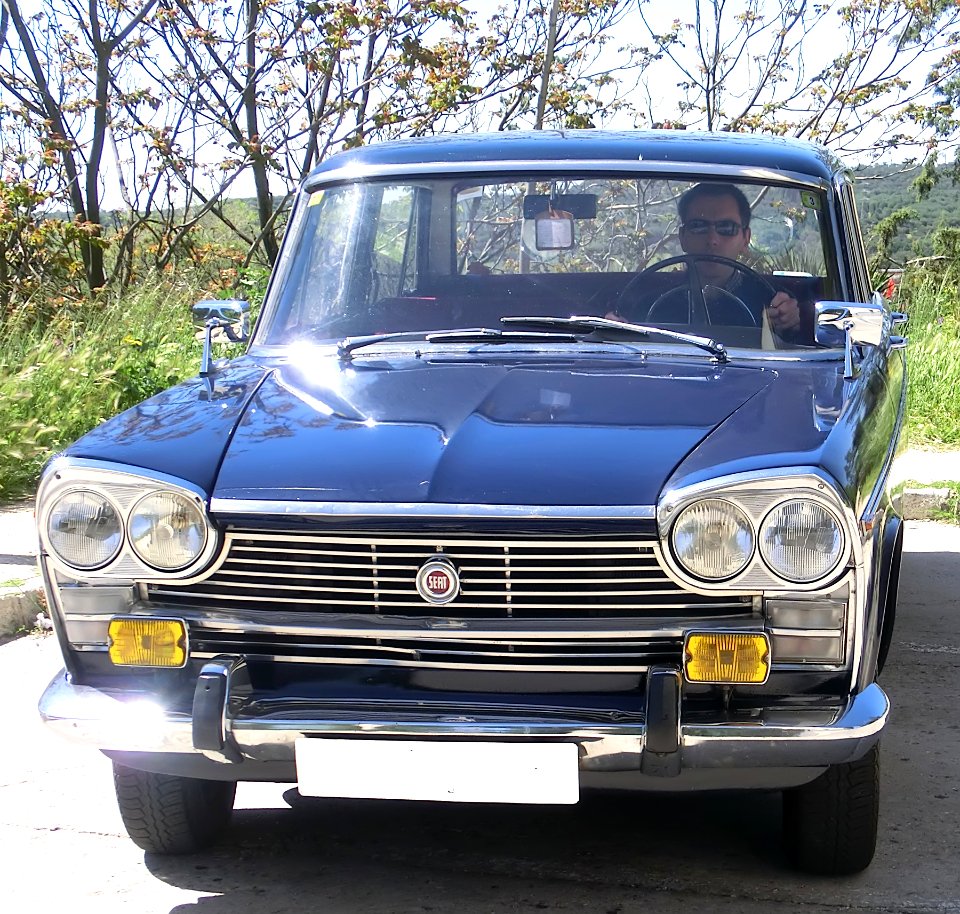 Al volante de mi SEAT 1500.