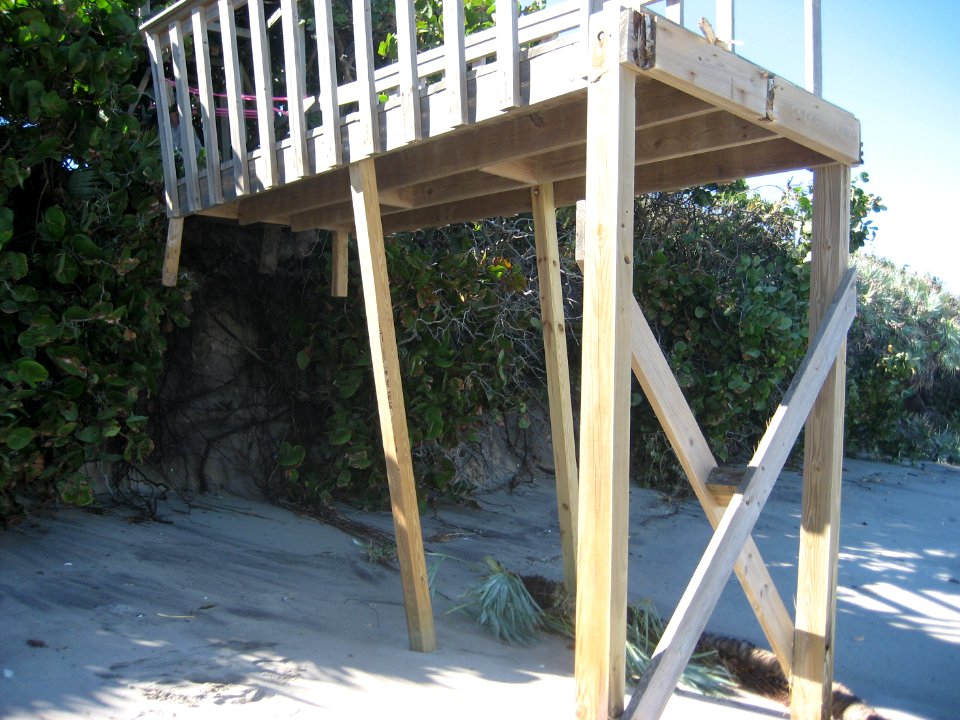 Archie Carr - damaged crossover bridge and stairs