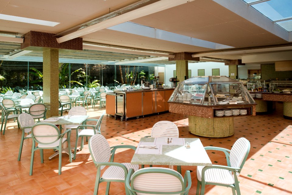 LUNCH BUFFET RESTAURANT "OYAMBRE"