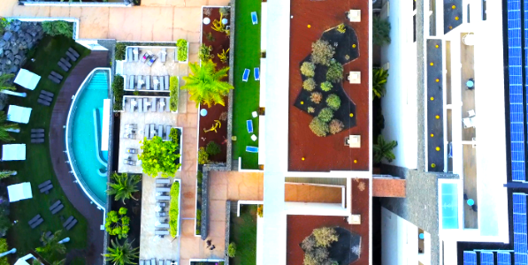 Dron 8