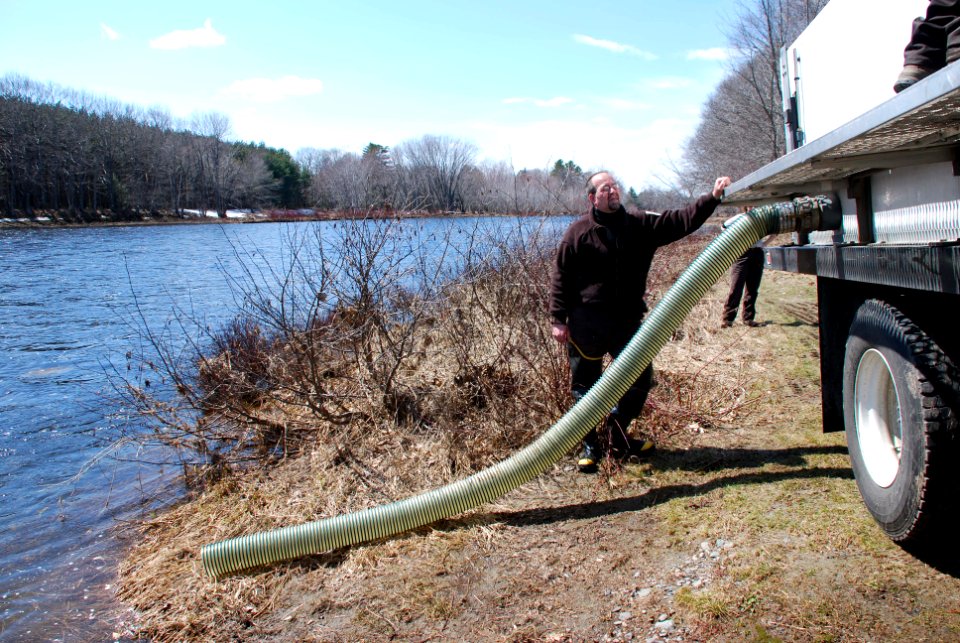 Hooking up the Discharge Hose