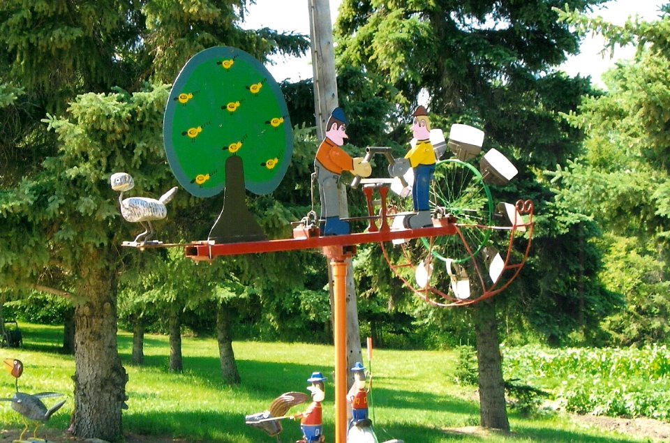 Middle Lake, Saskatchewan - Lumber Jack Weather Vane