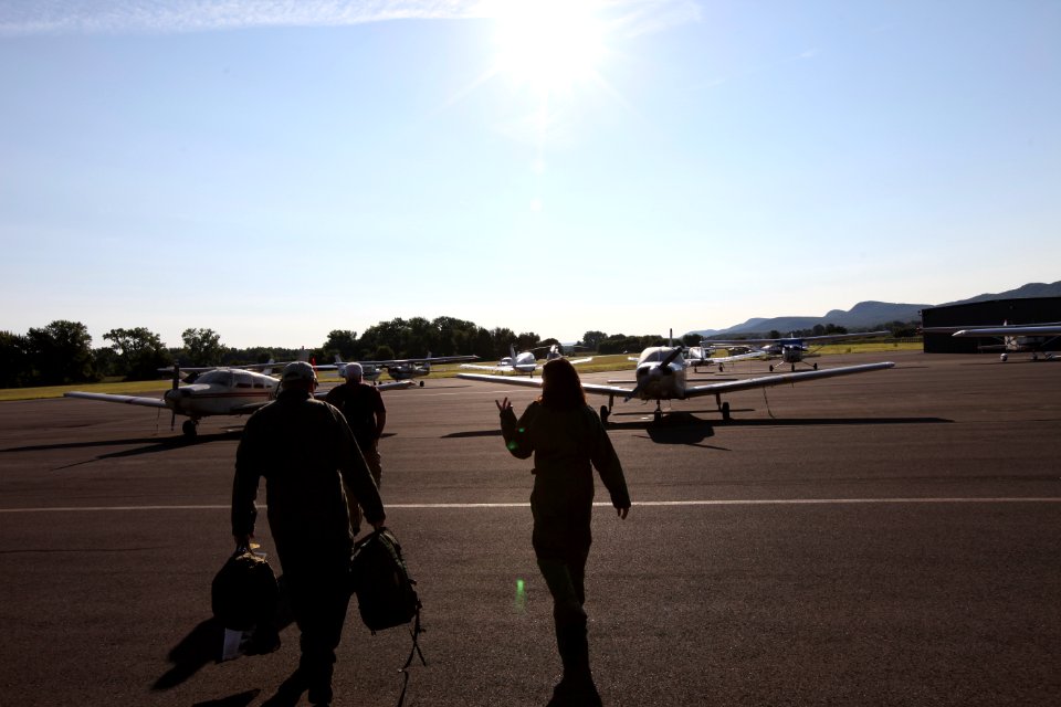 Crossing the tarmac - Day 1 - Long Island NWR (NY)