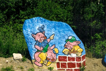 Middle Lake, Saskatchewan - 3 Little Pigs
