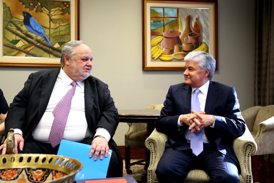 10/12 -  Título de Cidadão Honorário ao presidente do STJ