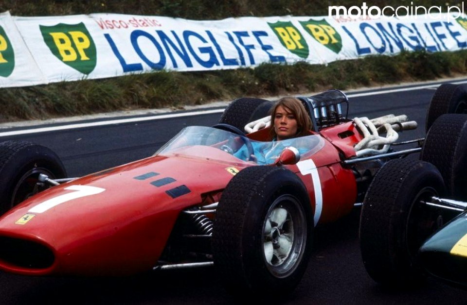 Francoise Hardy en la película Gran Prix.
