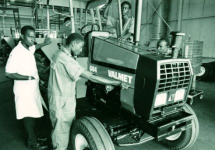 Valmet 604 assembly in Tanzania 2