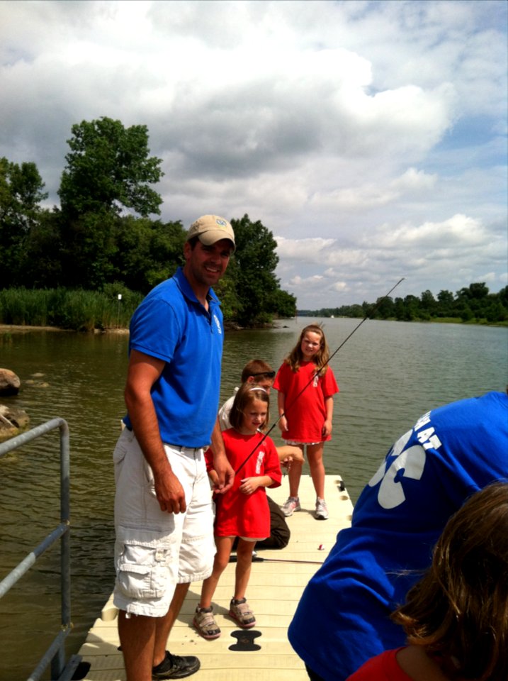 Career Discovery Intern, Tyler Barriere, helps kids fish at Montezuma NWR
