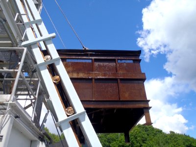 Fish lift hopper