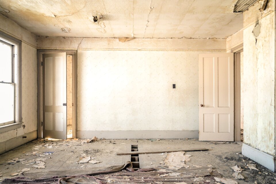 Disrepair decay aged