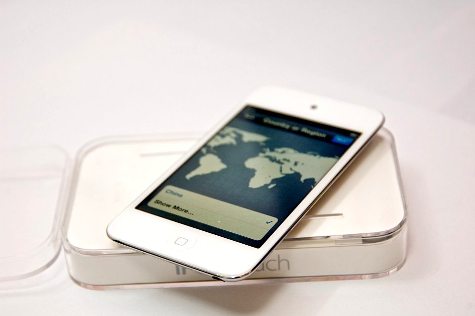 2012 :iPod touch 4 white [07]
