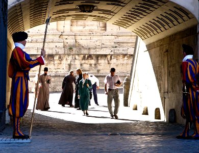 Vatican: guards and Pope's guests photo