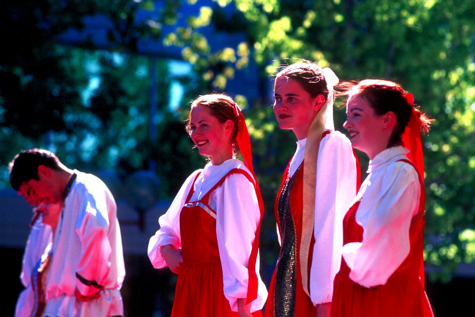 Ladies-on-stage-set