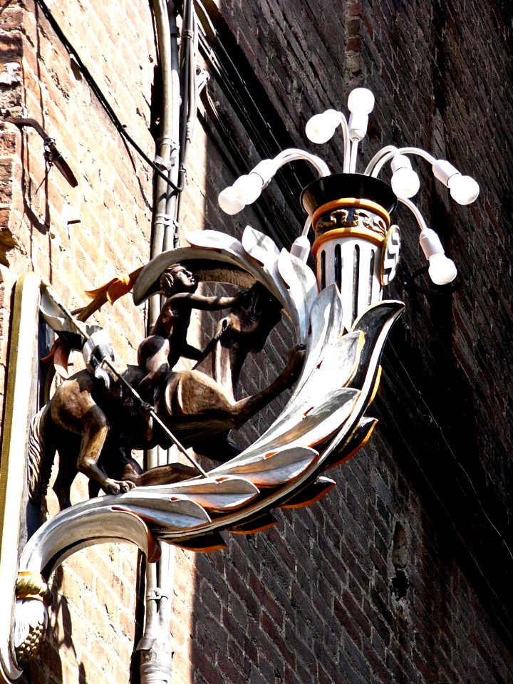 Siena bulding deco