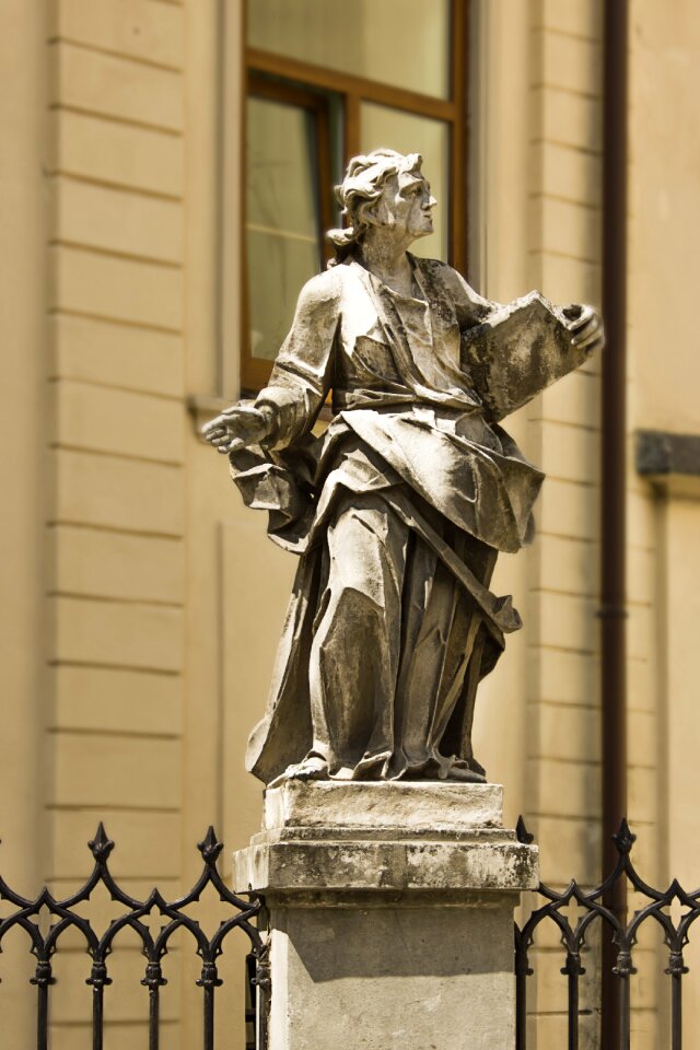 Art statue stone