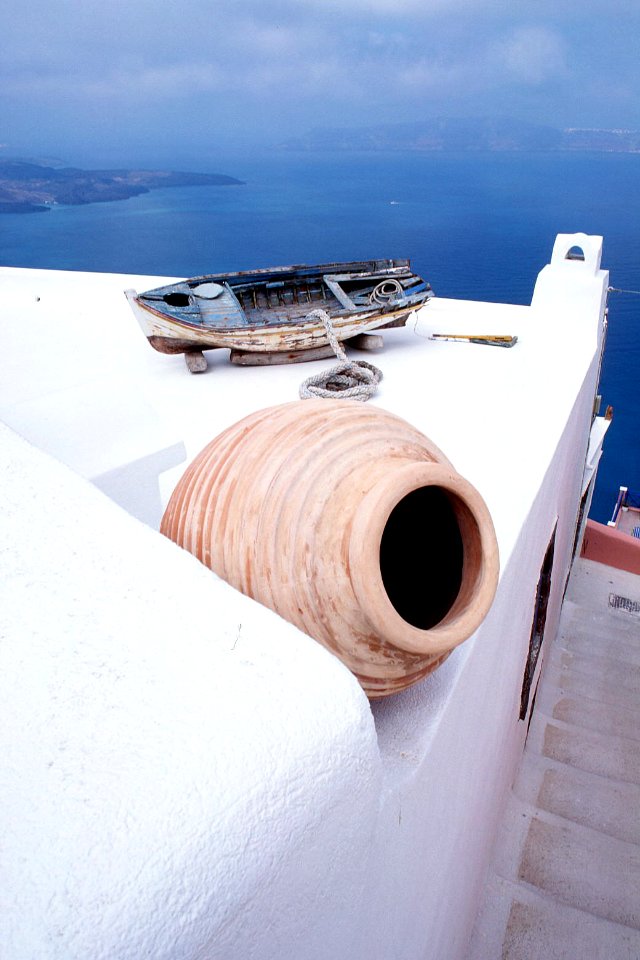 Pot and boat villa